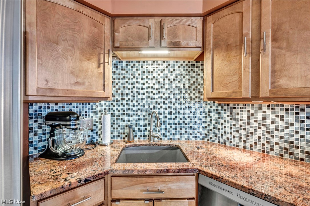 Meridian Condo - Residential