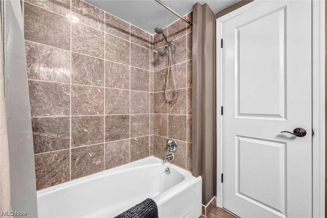 Meridian Condo - Residential