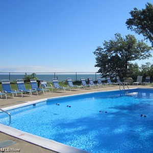 Meridian Condo - Residential