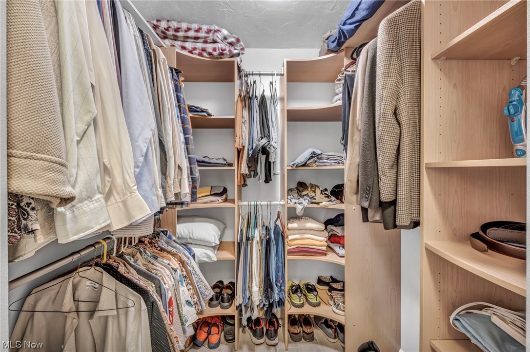 Meridian Condo - Residential