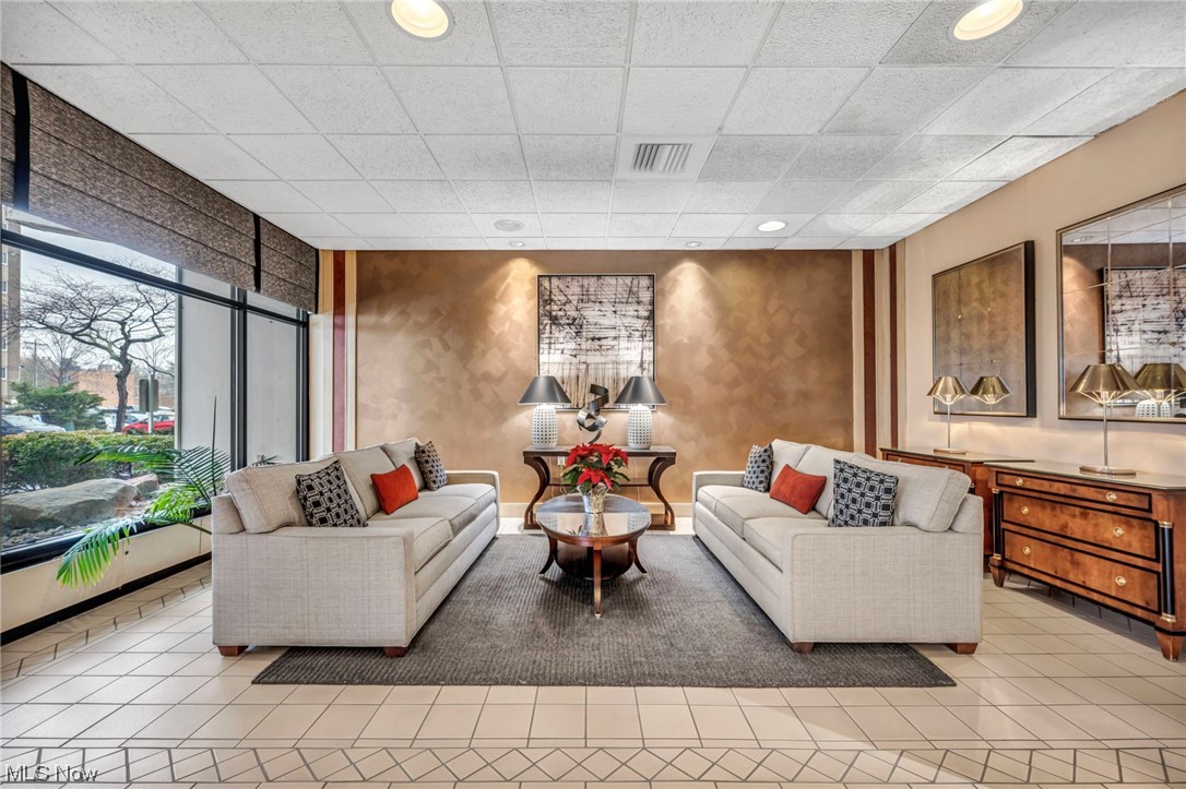 Meridian Condo - Residential