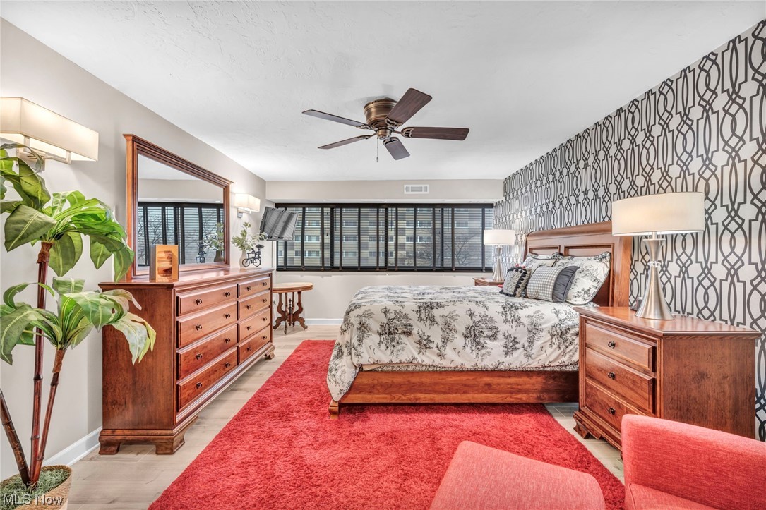 Meridian Condo - Residential