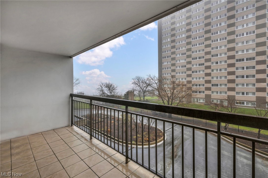 Meridian Condo - Residential