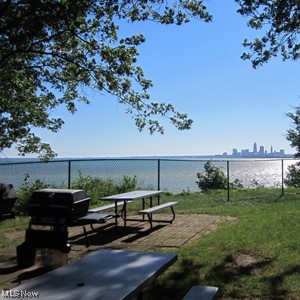 Meridian Condo - Residential