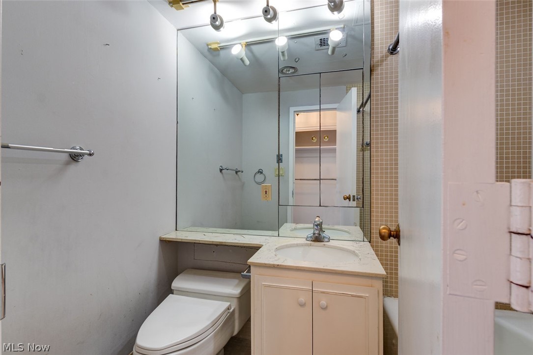 Bratenahl - Residential