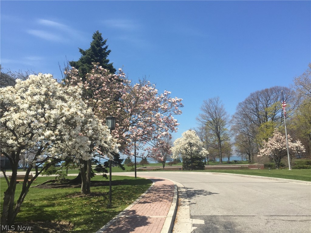 Bratenahl - Residential