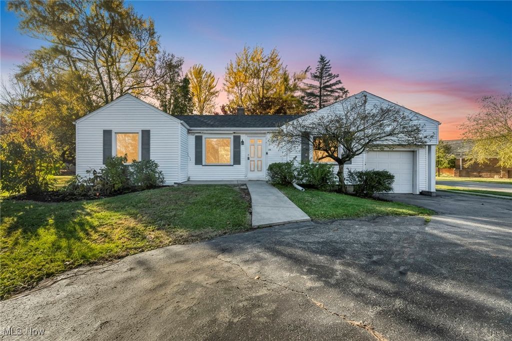 Photo of 503 Churchill Road, Girard, OH 44420 (MLS # 5167540)