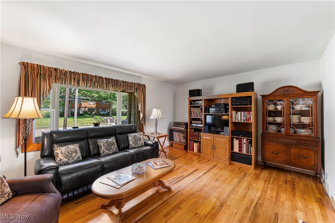 218 Bonnett Street, North Canton, Ohio image 3