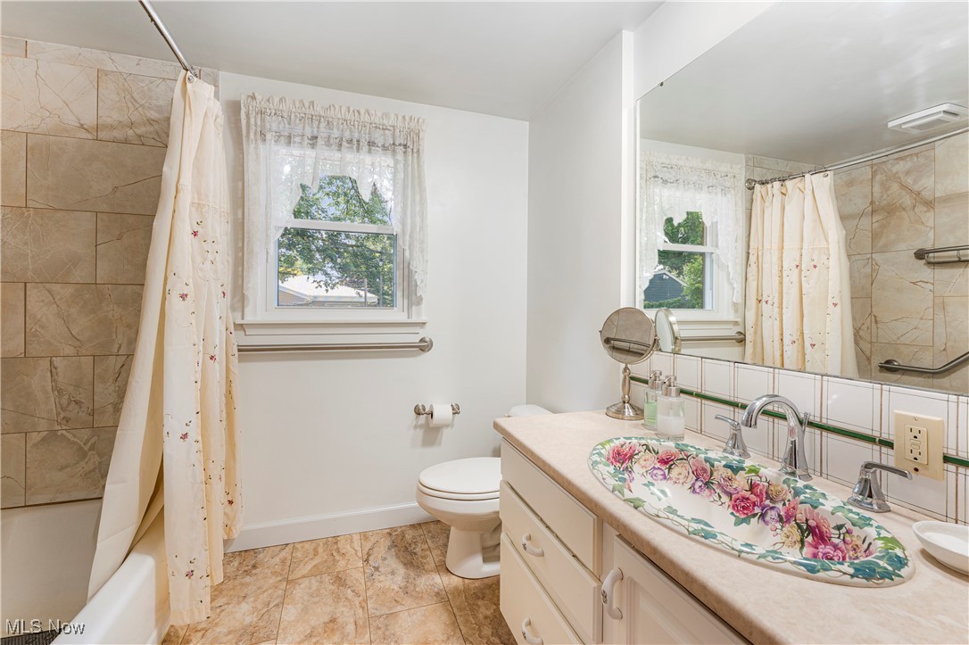 218 Bonnett Street, North Canton, Ohio image 25