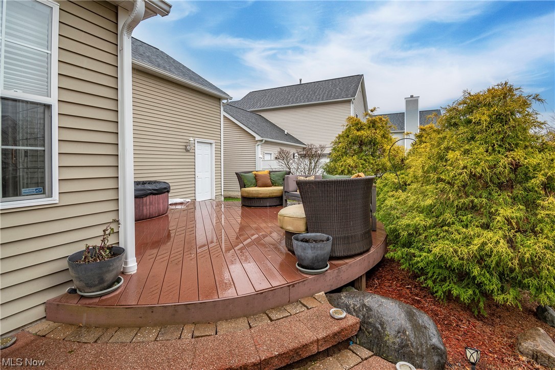 Lakeside Courts - Residential