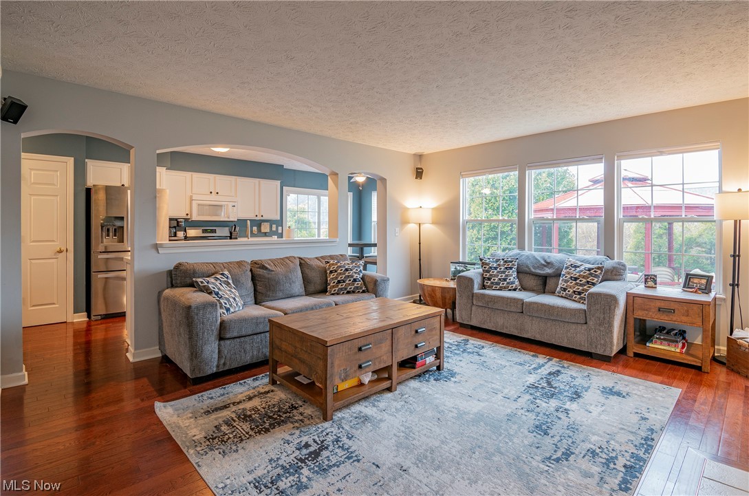 Lakeside Courts - Residential