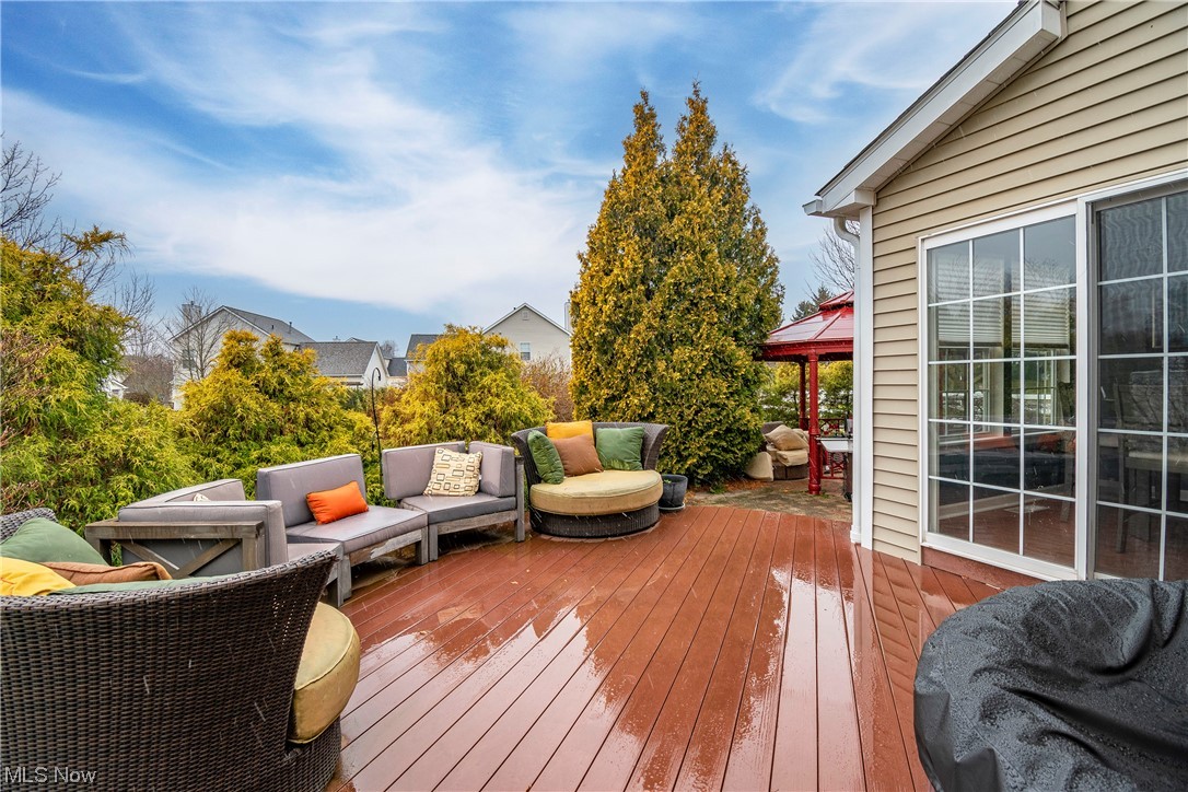 Lakeside Courts - Residential