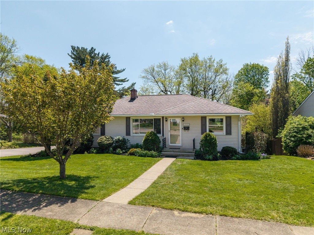Photo of 3998 Highland Drive, Mogadore, OH 44260 (MLS # 5205309)
