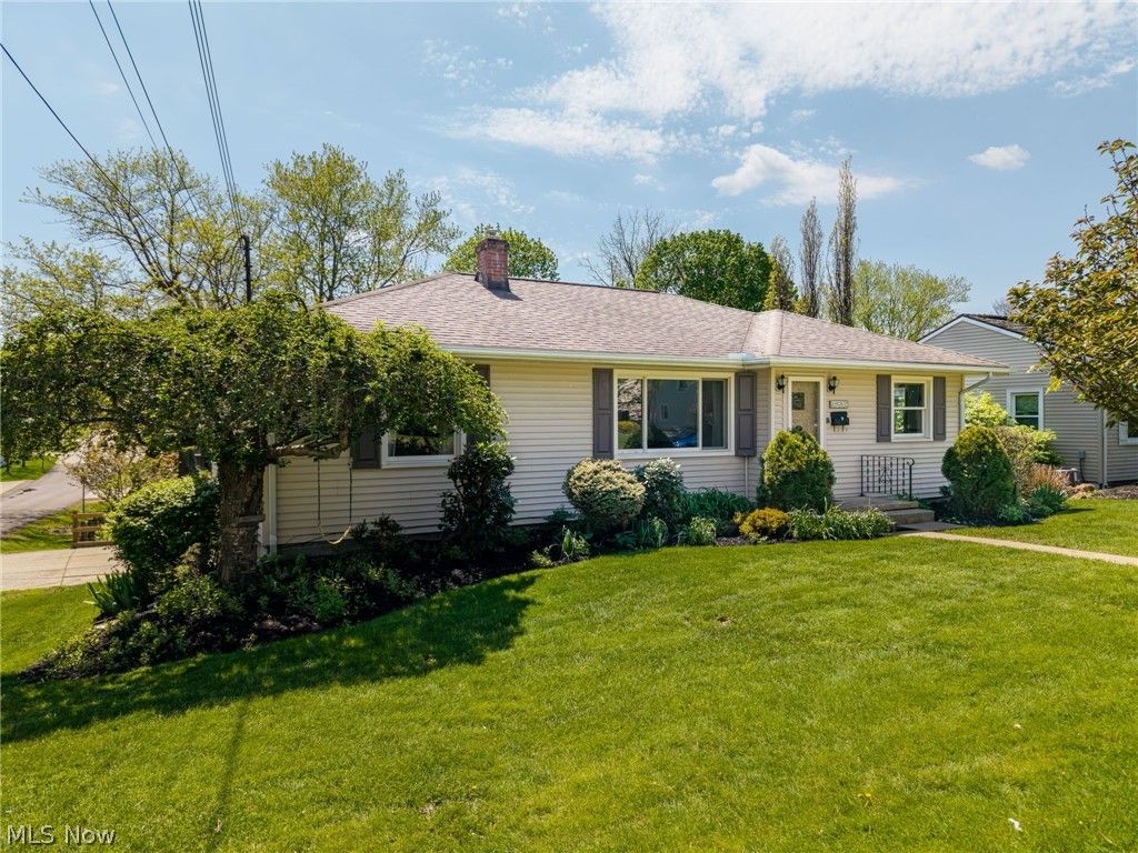 Photo of 3998 Highland Drive, Mogadore, OH 44260 (MLS # 5205309)