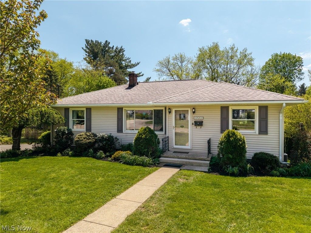 Photo of 3998 Highland Drive, Mogadore, OH 44260 (MLS # 5205309)