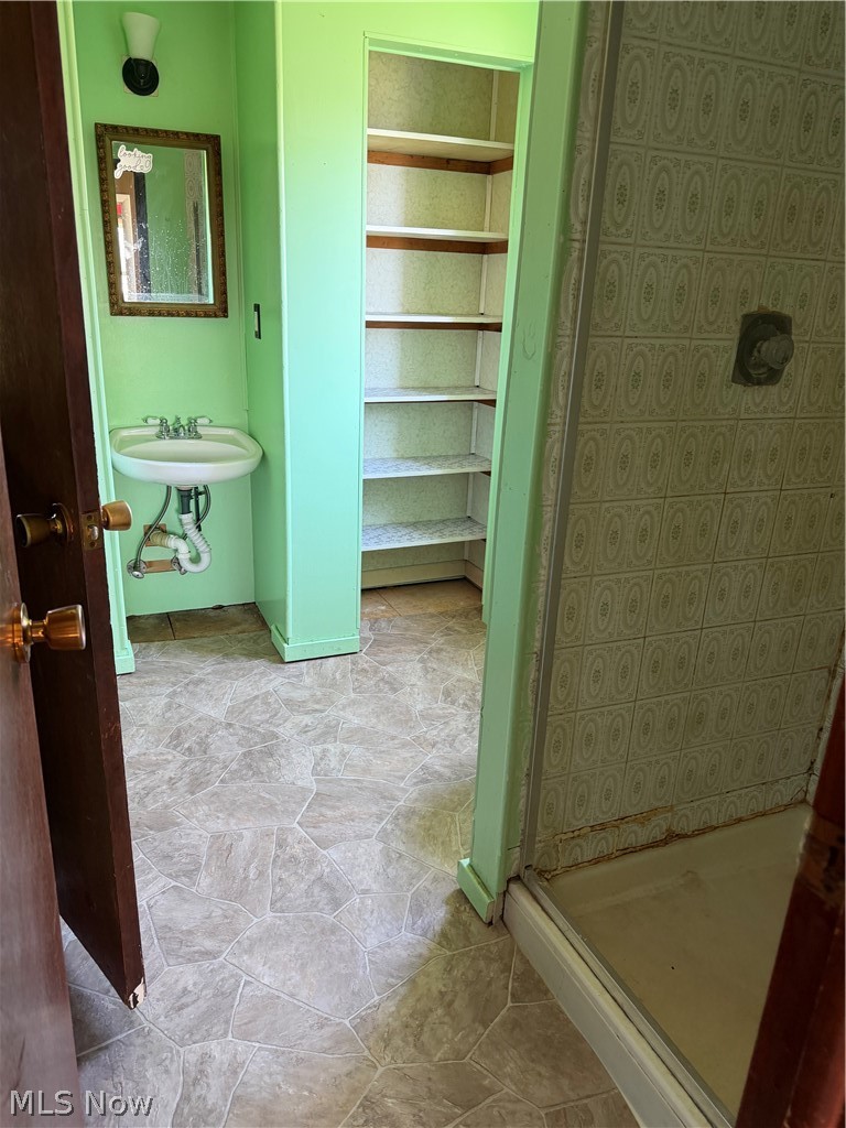 Village/Navarre - Residential