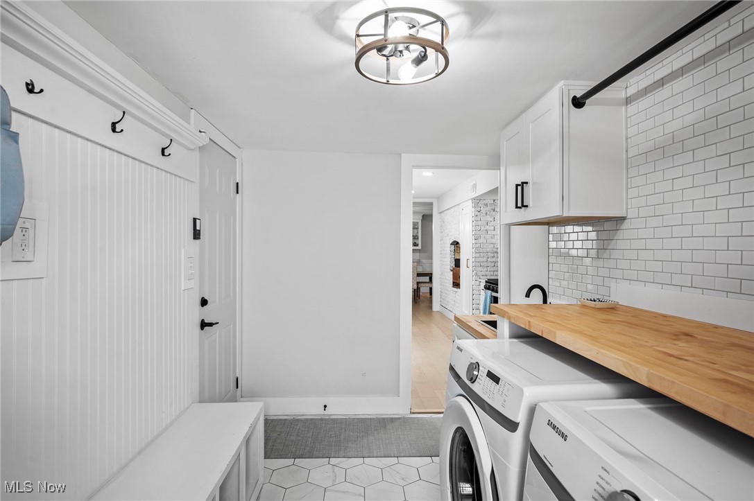 Shaker Heights, Ohio 44122, United States, 4 Bedrooms Bedrooms, ,4 BathroomsBathrooms,Residential,Pending,30445