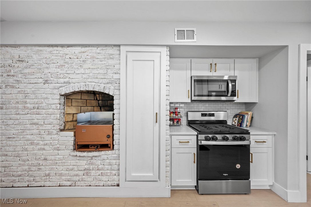 Shaker Heights, Ohio 44122, United States, 4 Bedrooms Bedrooms, ,4 BathroomsBathrooms,Residential,Pending,30445