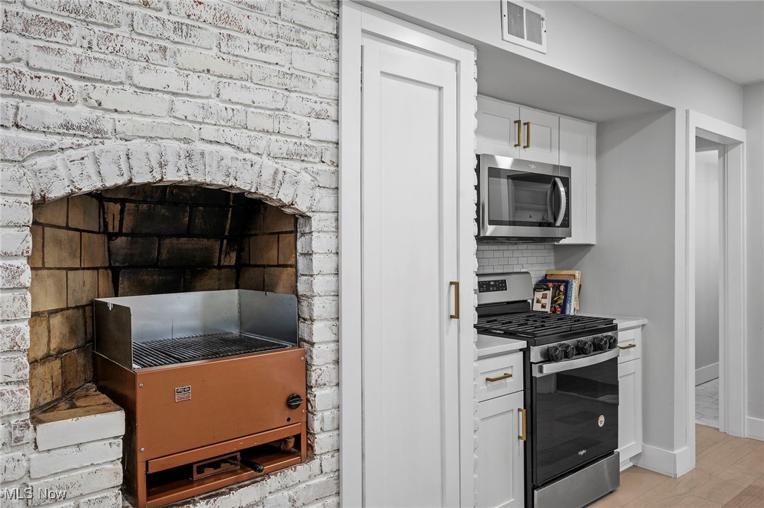 Shaker Heights, Ohio 44122, United States, 4 Bedrooms Bedrooms, ,4 BathroomsBathrooms,Residential,Pending,30445