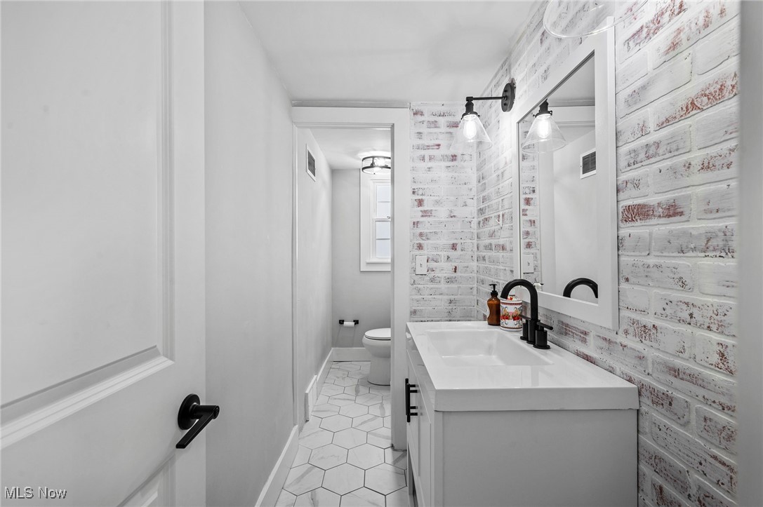 Shaker Heights, Ohio 44122, United States, 4 Bedrooms Bedrooms, ,4 BathroomsBathrooms,Residential,Pending,30445