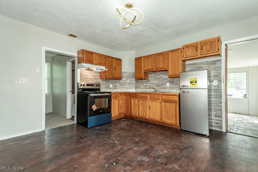 3295 W 46th Street