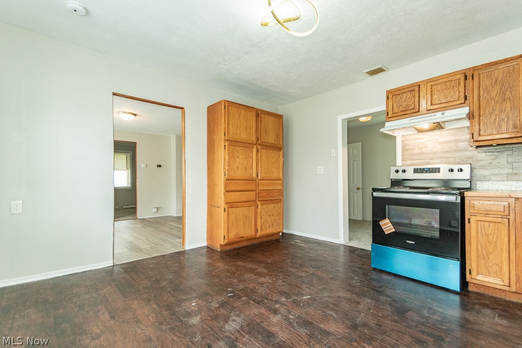 3295 W 46th Street