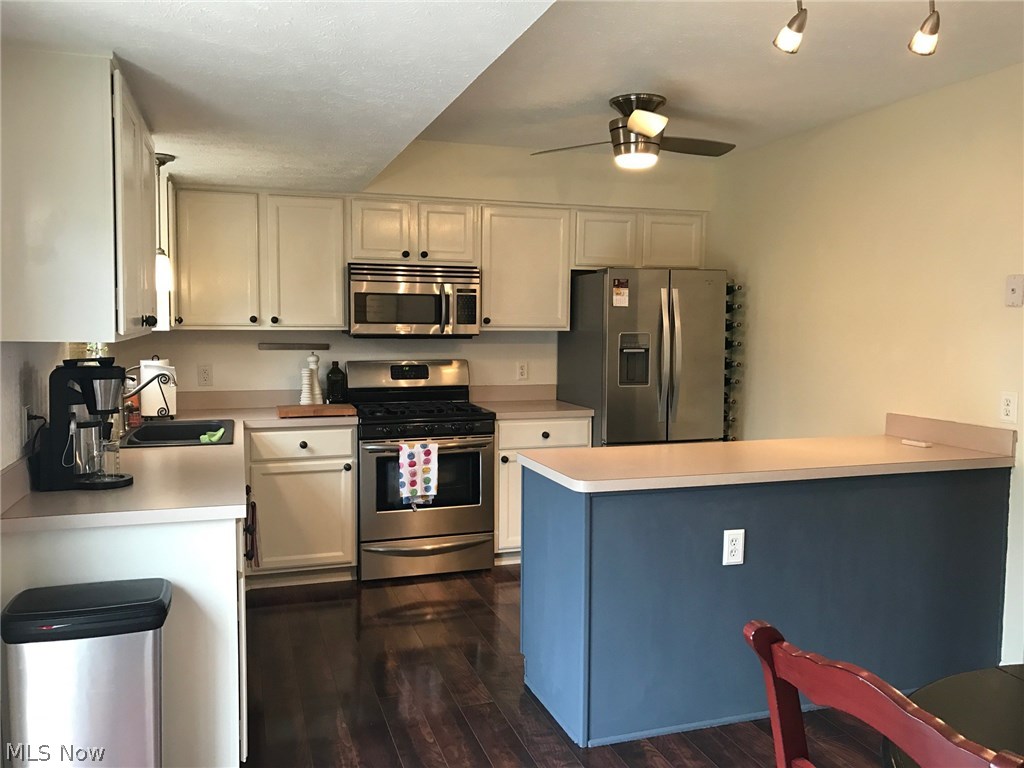 Smugglers Cove Condo - Residential