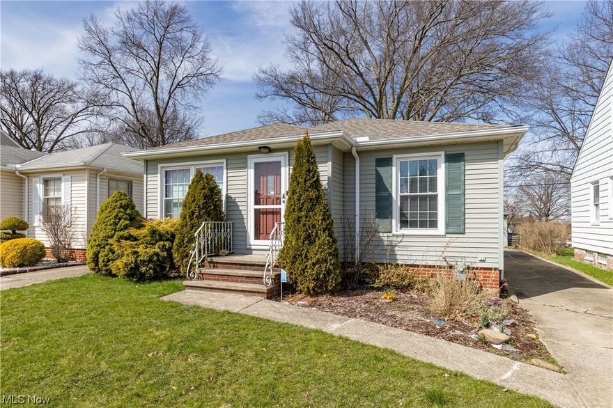 Welcome to this charming 3 bedroom ranch with updates galore!!Fresh paint! Updated kitchen! Newer kitchen flooring & down steps to rec room! Newer light fixtures! Hardwood flooring in living room and ceiling fans in every room! Primary bedroom has generous closet space and access to a screened porch. 
Don't miss out on this cute home!