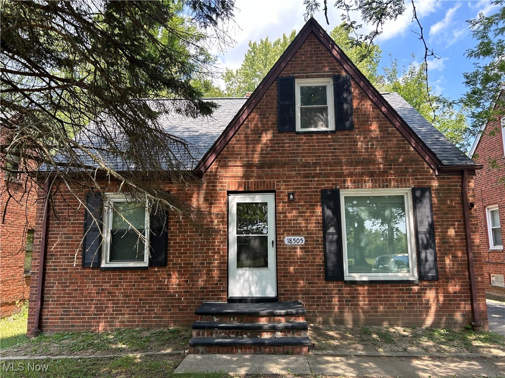 Clean, affordable housing. Come see this completely renovated 3 bed 2 bath, cape code located in Maple Heights.
LVP flooring throughout, ceiling fans, recently painted, 2 full baths, central air, fridge and stove, half finished basement, laundry hookups, tons of space and much much more. Minutes from the freeway and shopping. Come make this house a home! Call listing agent to schedule appointment. Rental requirements:Credit score of 600+. 500 - 600 is considered conditional.Less than 3 items in collections, excluding student loan and medical. Monthly income of 2.5 times the amount of the monthly rent.Thorough Eviction Check. $50 Non Refundable App Fee for all Adults who will be occupying the property.Applications can only be completed online.Typical Security Deposit equivalent to one months rent, pending results of background checks. Tenants must have the electric and gas transferred into their name. Tenants responsible for water and sewer this will be billed monthly. All tenants must obtain renters insurance prior to receiving keys to the property.Tenants responsible or snow removal and lawn care.