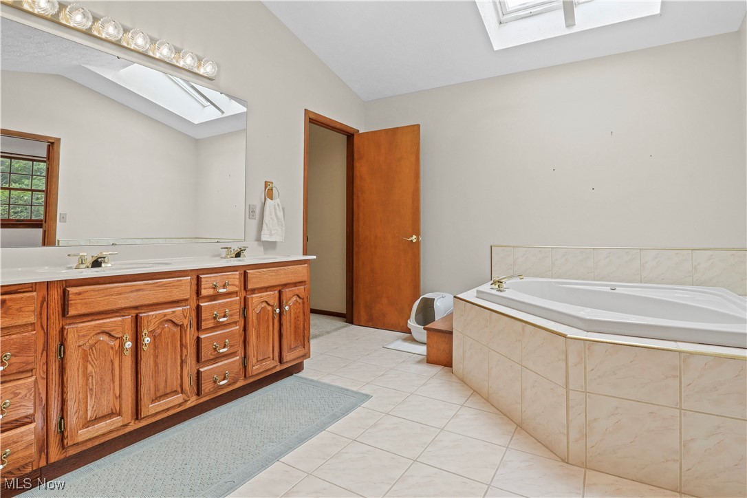 Kirtland, Ohio 44094, United States, 4 Bedrooms Bedrooms, ,4 BathroomsBathrooms,Residential,Active,175813