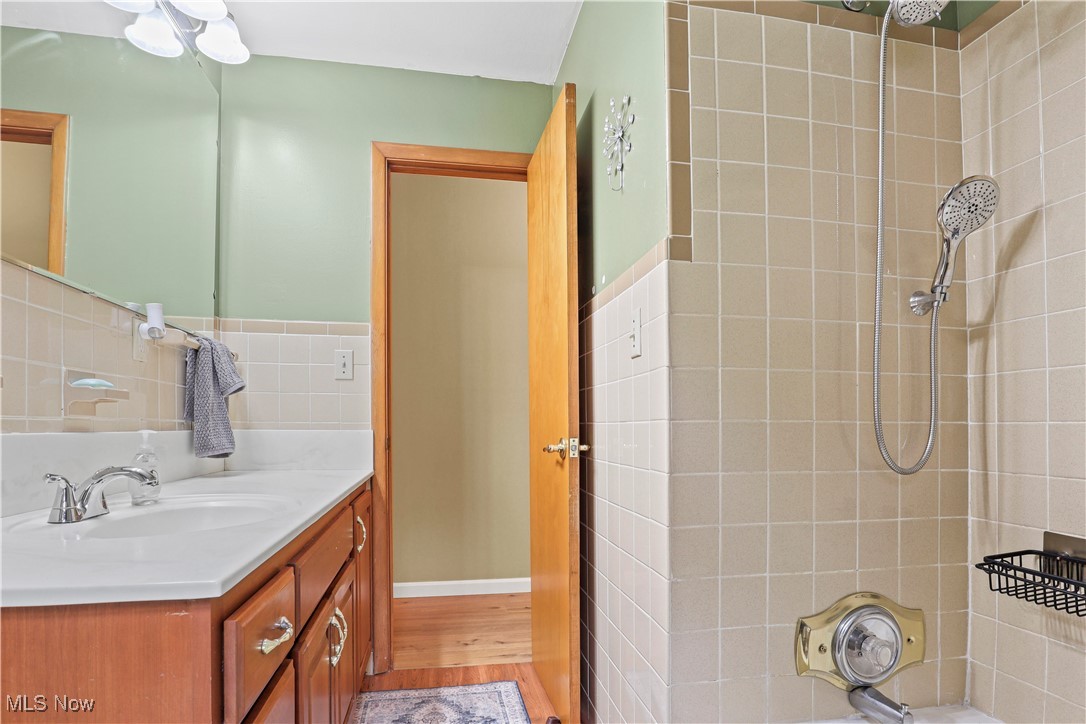 Kirtland, Ohio 44094, United States, 4 Bedrooms Bedrooms, ,4 BathroomsBathrooms,Residential,Active,175813