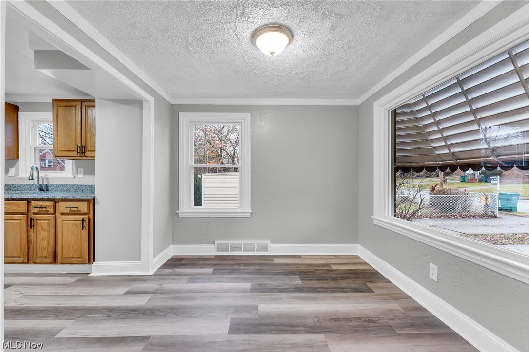Crawford Realty Co Maple - Residential Lease