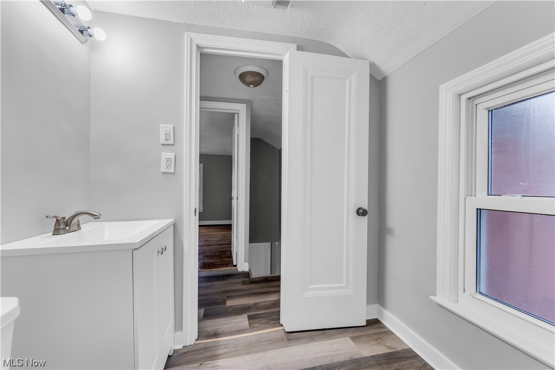 Crawford Realty Co Maple - Residential Lease