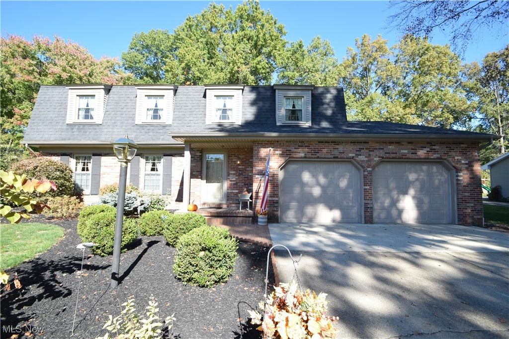 Photo of 4496 Williamsburg Drive, Canfield, OH 44406 (MLS # 5167592)