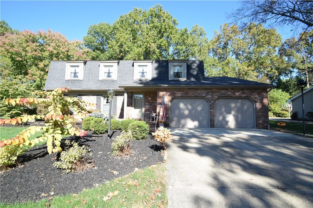 Photo of 4496 Williamsburg Drive, Canfield, OH 44406 (MLS # 5167592)