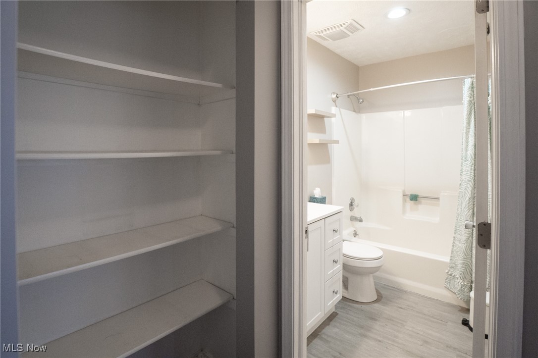 Belden Park Condo - Residential