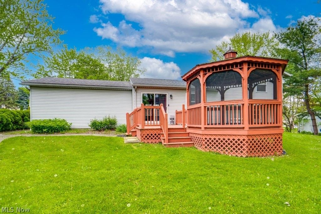 Photo of 3277 Longwood Drive, Norton, OH 44203 (MLS # 5206706)