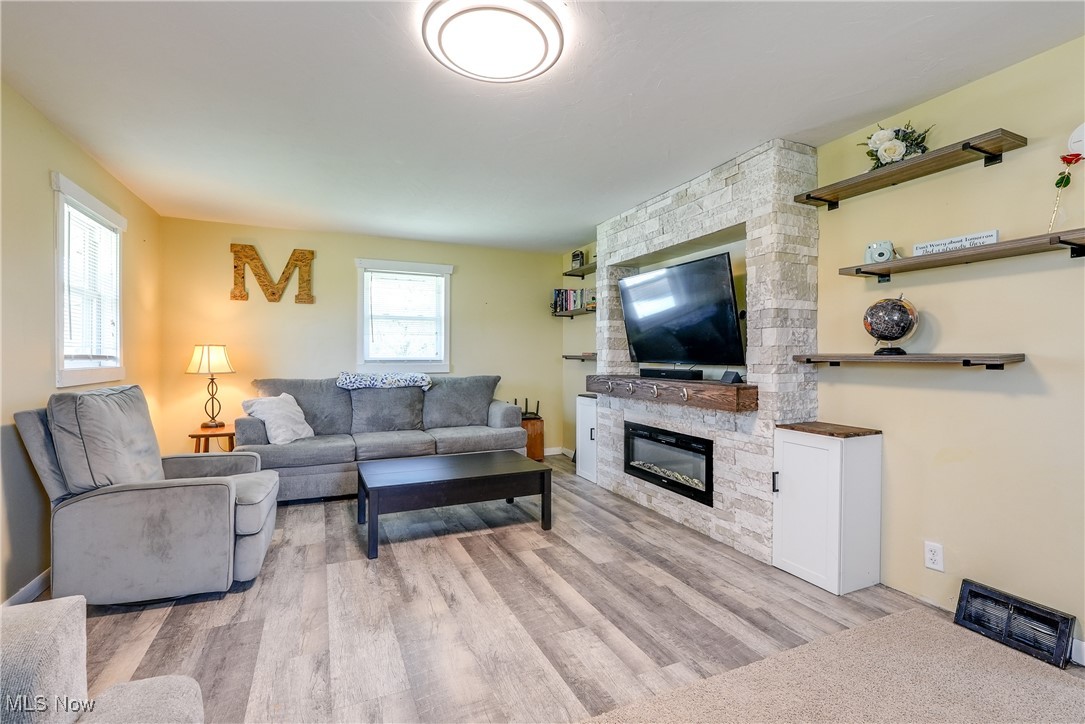 2292 Westhaven Drive, Massillon, Ohio image 9