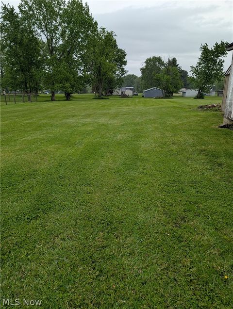 Photo of 6706 Oakfield Street NE, East Canton, OH 44730 (MLS # 5210715)