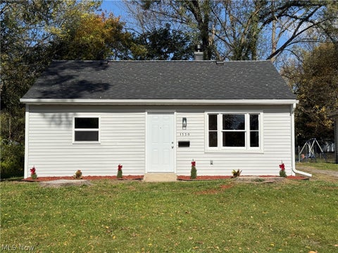 Tiny photo for 1530 Bennington Avenue, Youngstown, OH 44512 (MLS # 5257201)