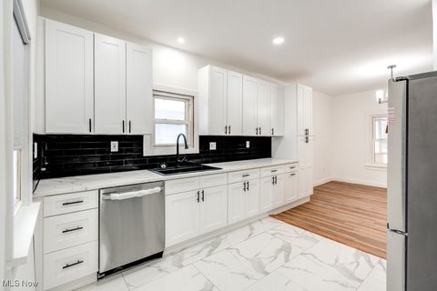 Tiny photo for 3261 Altamont Avenue, Cleveland Heights, OH 44118 (MLS # 5179041)