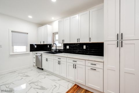 Tiny photo for 3261 Altamont Avenue, Cleveland Heights, OH 44118 (MLS # 5179041)