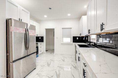 Tiny photo for 3261 Altamont Avenue, Cleveland Heights, OH 44118 (MLS # 5179041)