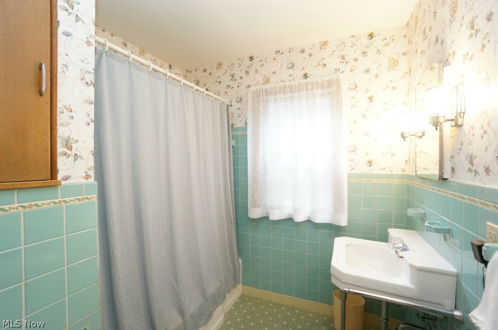 Shaker Heights Improv Cos Su - Residential