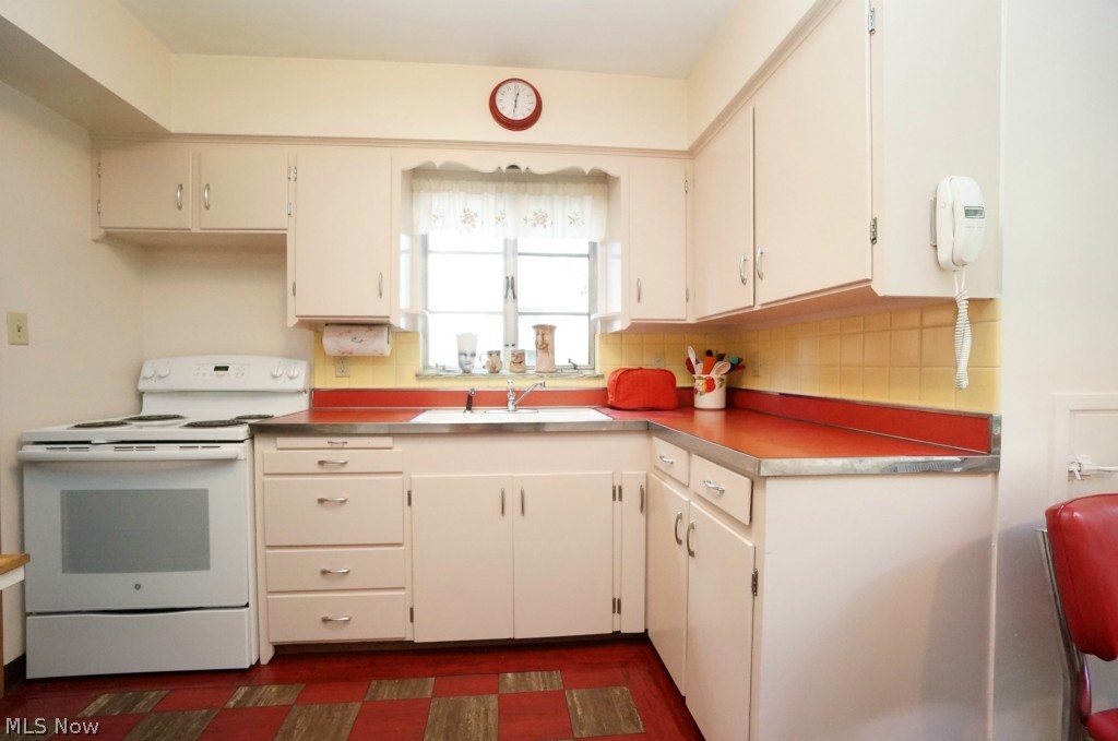 Shaker Heights Improv Cos Su - Residential