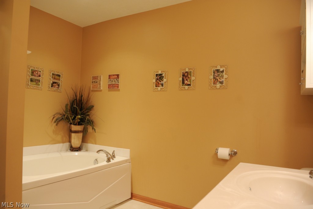 North Pornt & Hunters Xing Co - Residential