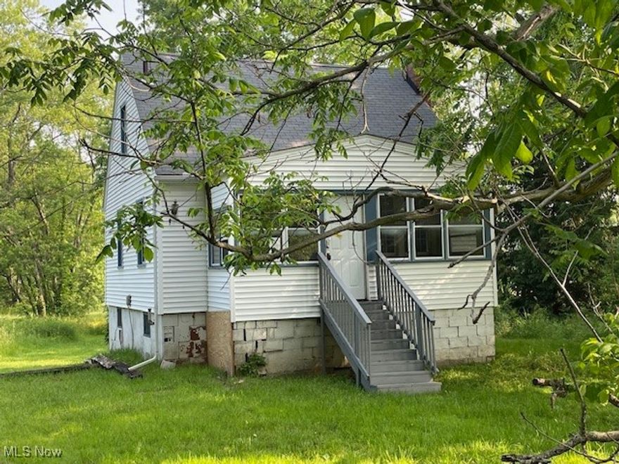 1.83 Acres is Chippewa School district. Vinyl siding, enclosed front porch. 1 Br on first floor and 2 Brs upstairs.