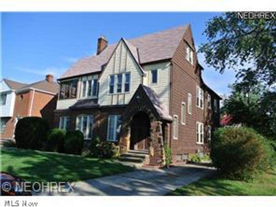 3th floor  apt...Bachelor or Bachelorette one bedroom one bath apt.  Spacious living/ dining room with accent fireplace. Electric, Gas, Cable, water, sewer and trash included in the rent.  Freshly painted and newer carpet.  Storage area.  One car garage, indoor parking space.