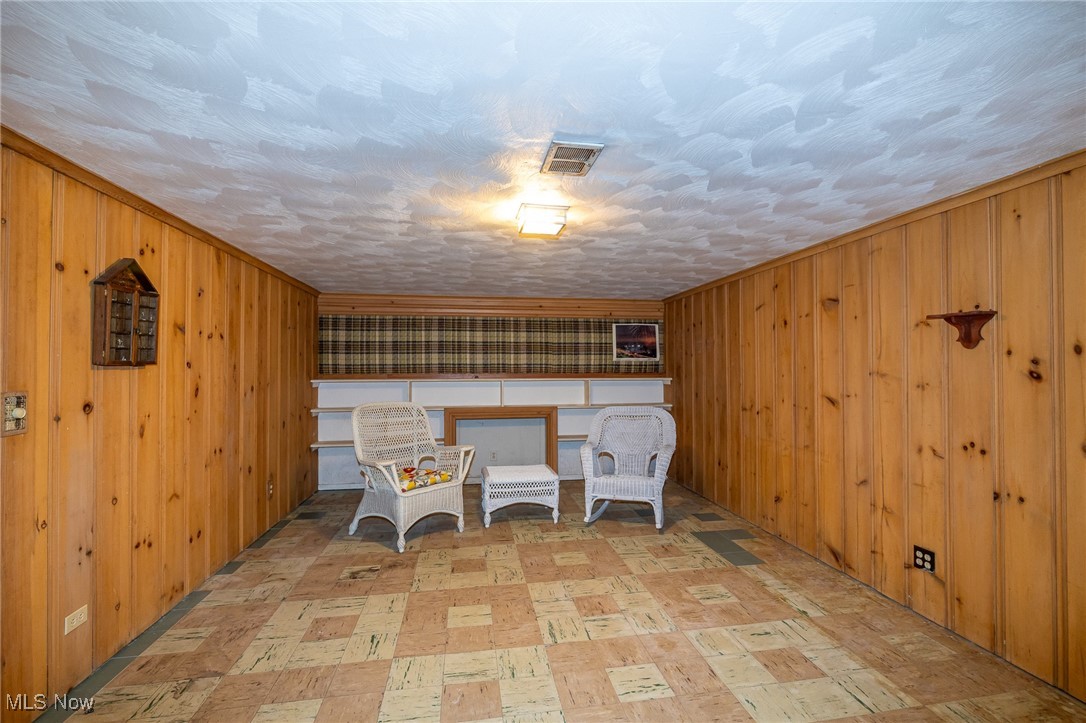 G A Barnows Cedar Point - Residential