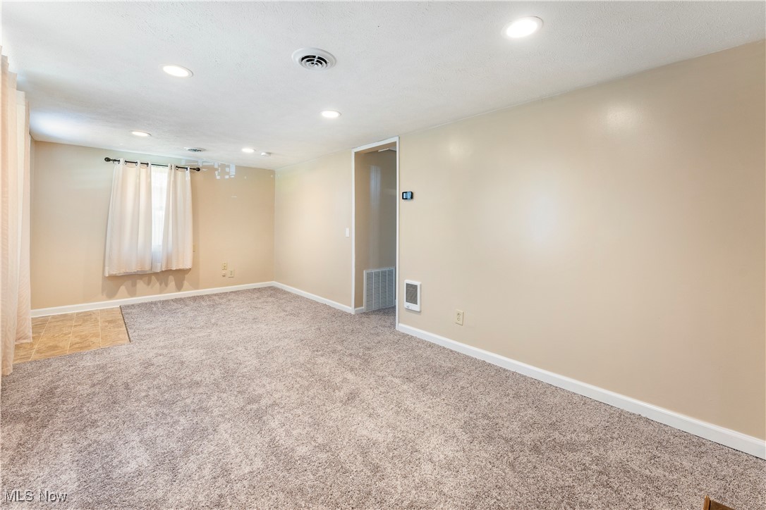 4089 Faircrest Street, Canton, Ohio image 34